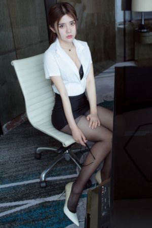 欧美15岁萝莉_超清免费观看最新