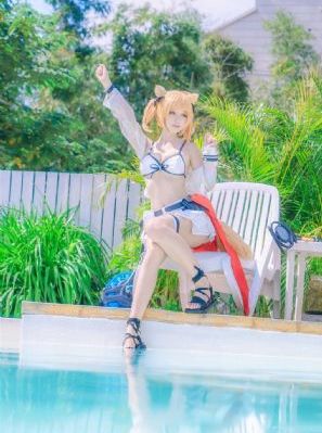 欧美风吊带裙_BD英语在线观看完整版