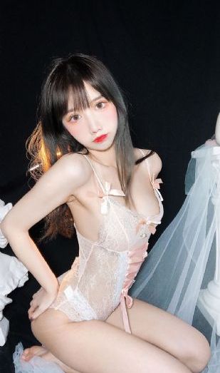 欧美秋冬时尚连衣裙_BD电视剧在线观看